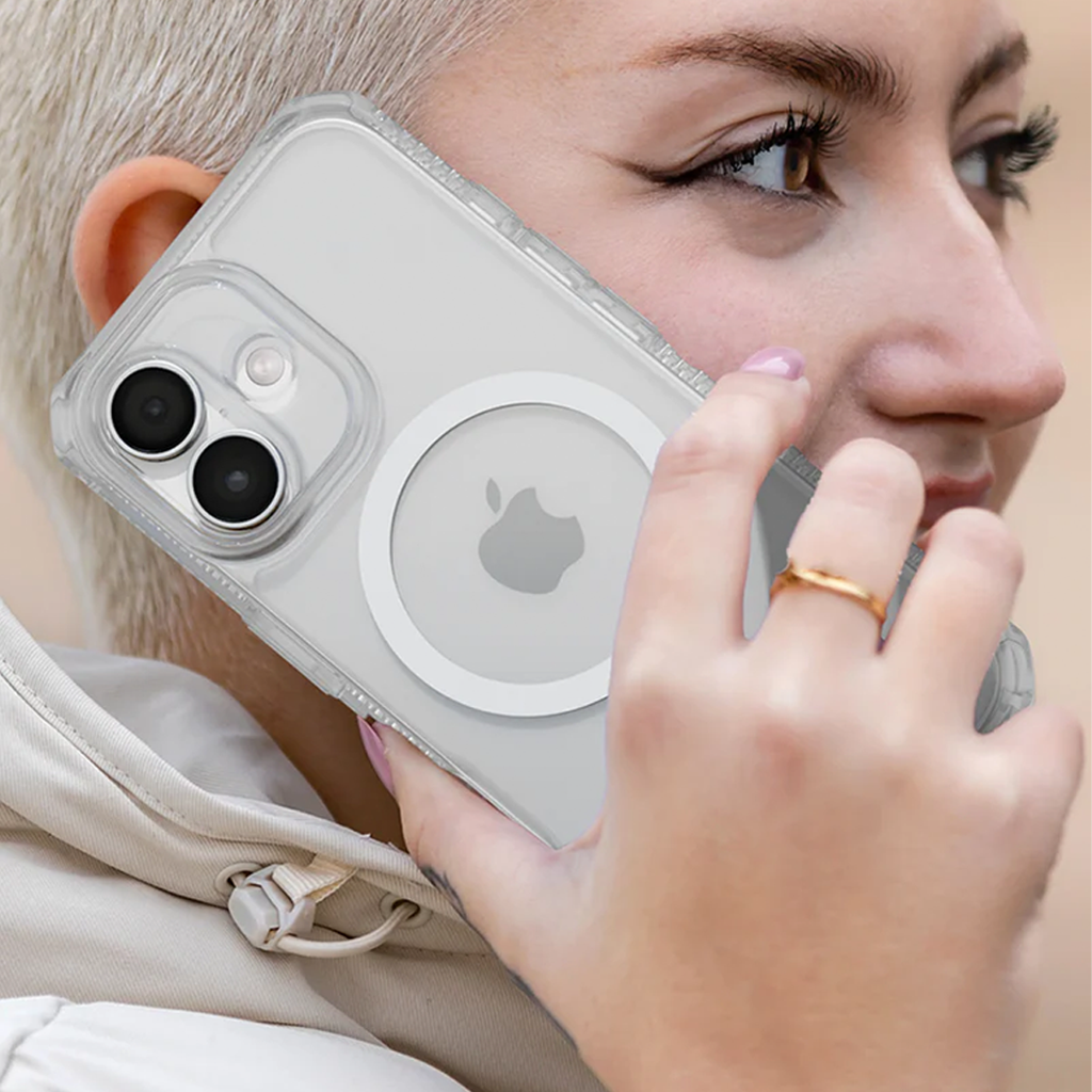 ItSkins Hybrid R Funda Transparente con MagSafe para iPhone 17 - Transparente