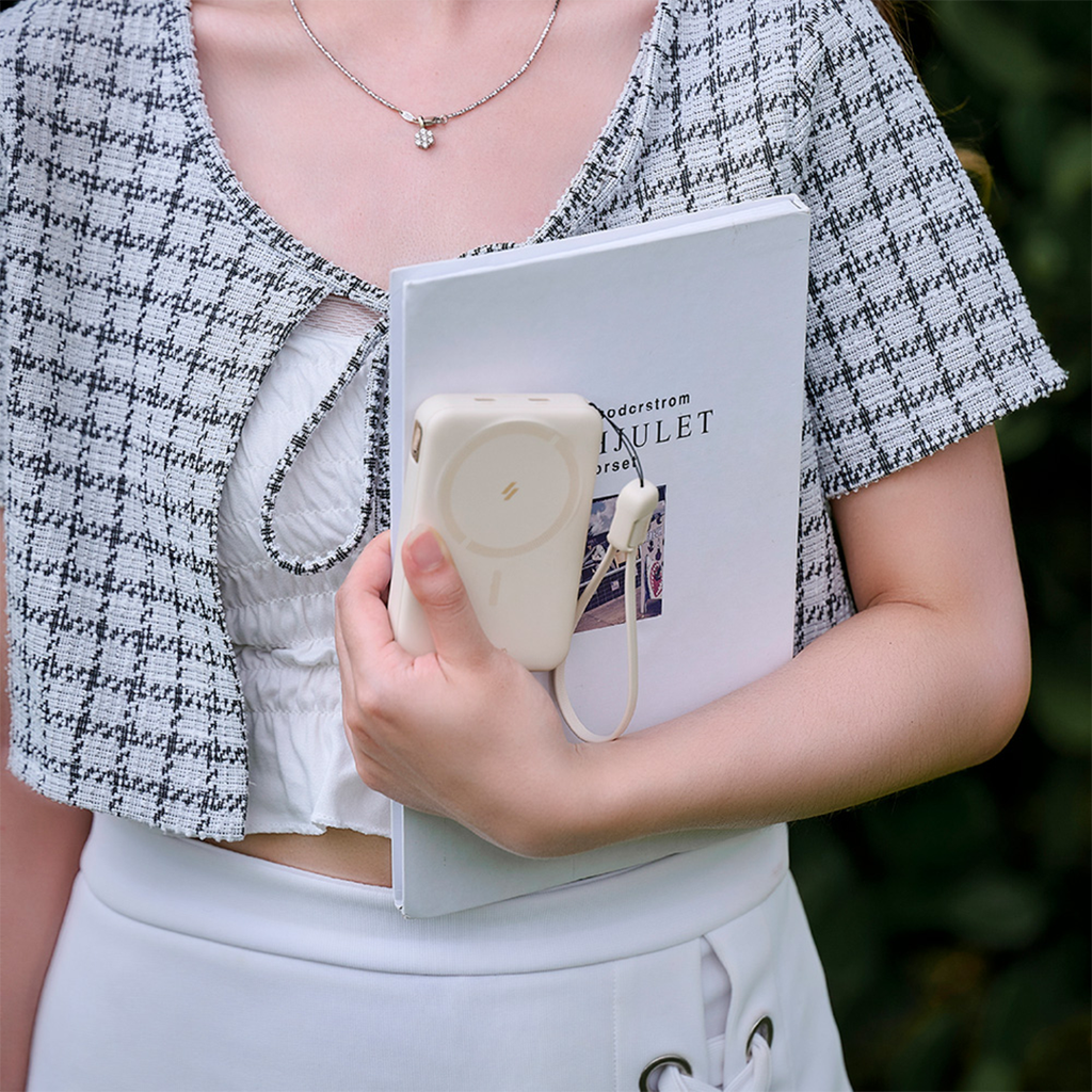 Adam Elements VIONTA C2 Pro 8 en 1 Banco de Carga Magnética 10,000 mAh - Beige