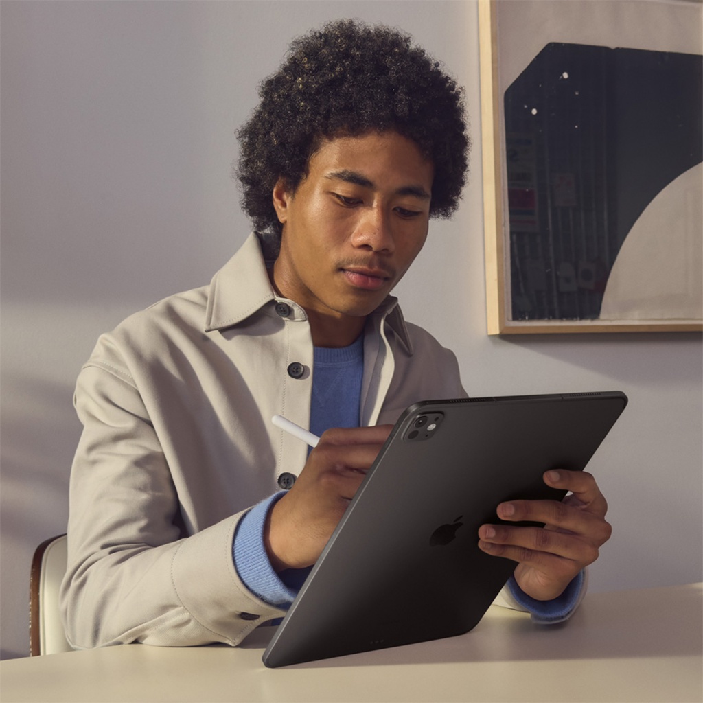 iPad Pro 13" M5 Wi-Fi + Cellular