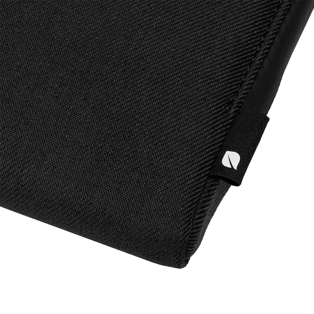 Incase Facet Sleeve para MacBook Pro 14" en Sarga Reciclada - Negro